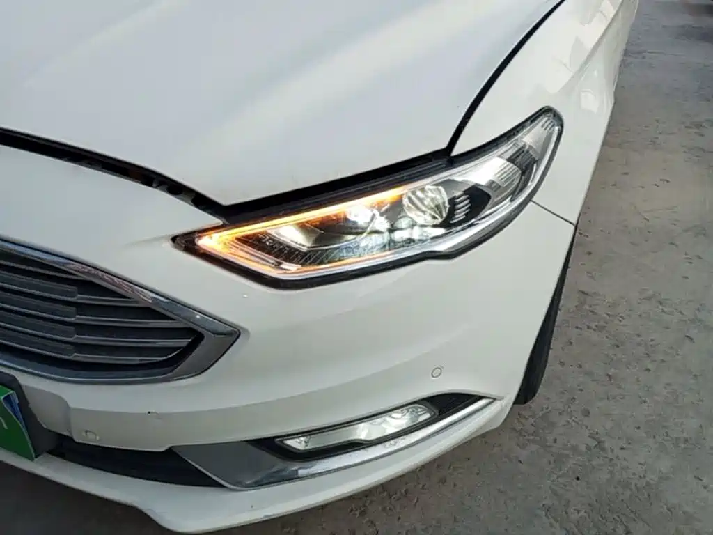Ford Mondeo — миниатюра 24