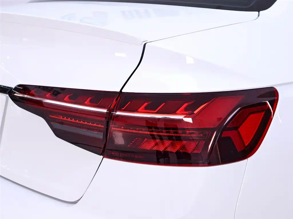 Audi A4L 2024 40 TFSI Luxury