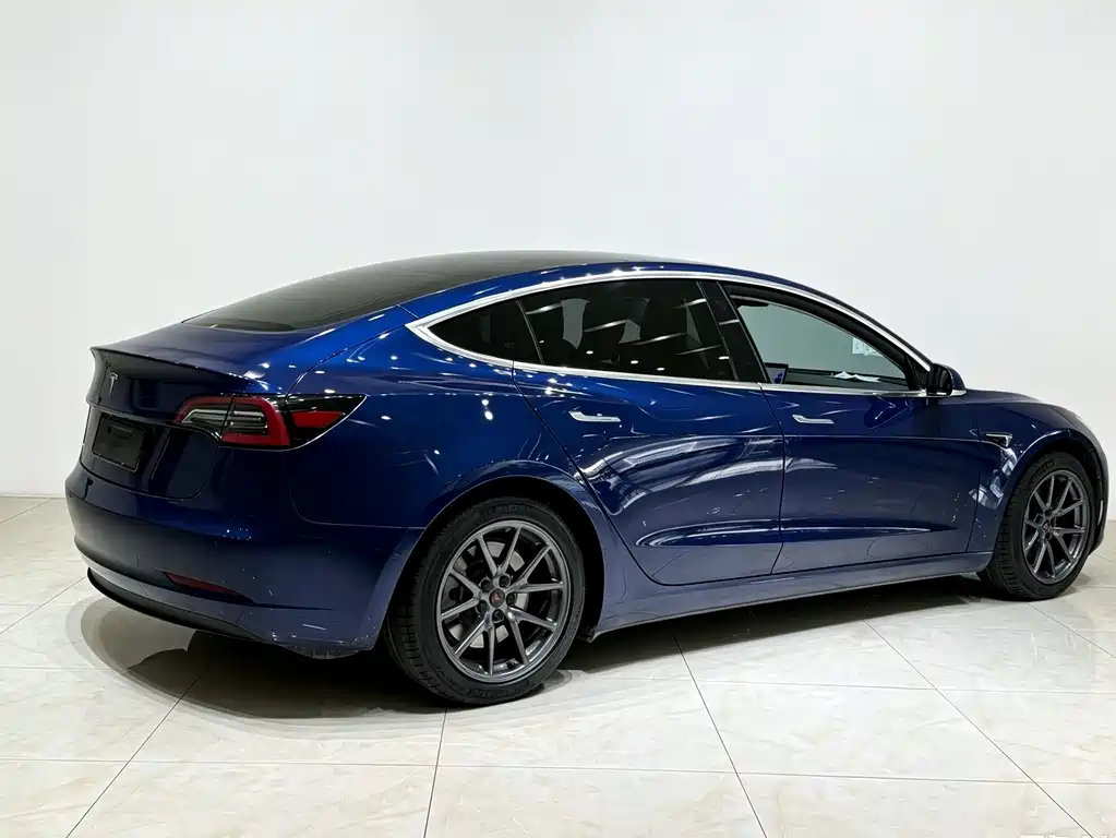Tesla Model 3 — миниатюра 19