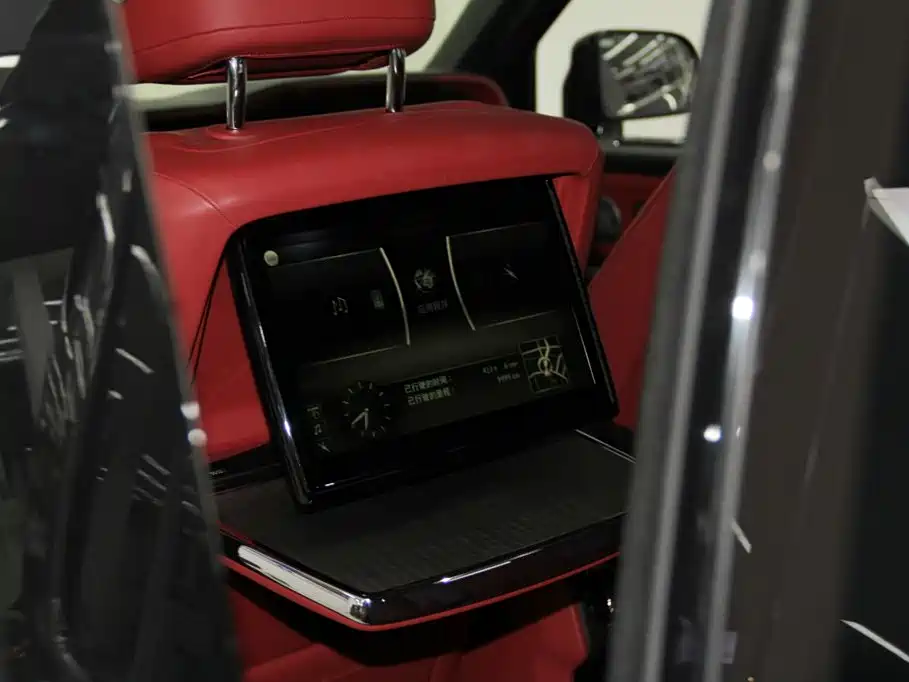 Rolls-Royce Cullinan — миниатюра 27