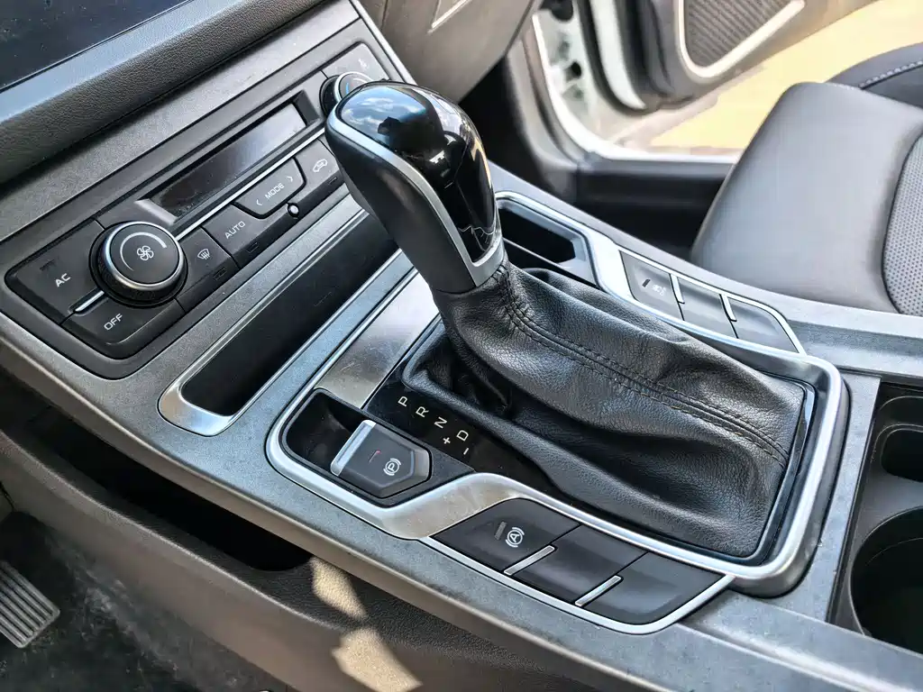 GEELY AUTOMOBILE EMGRAND