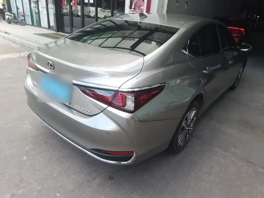 Lexus ES — миниатюра 7