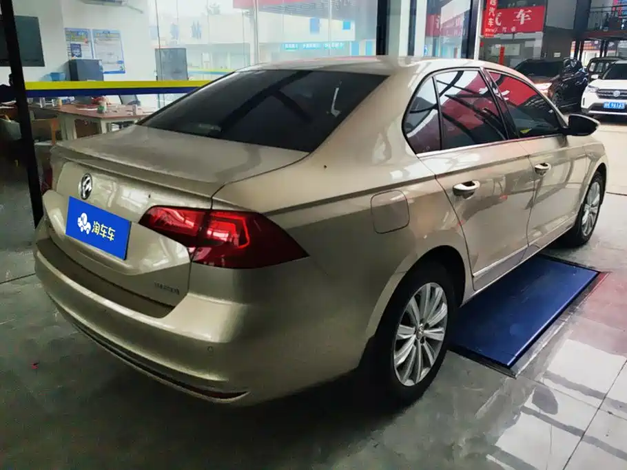 Volkswagen Bora — миниатюра 3