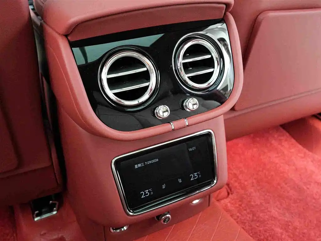 Bentley Bentayga PHEV — миниатюра 19