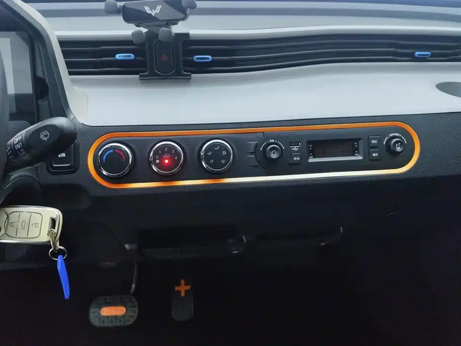 Wuling MINIEV — миниатюра 13