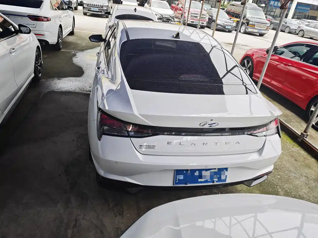 Hyundai Elantra — миниатюра 14