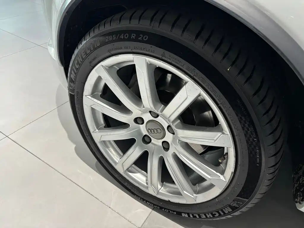 Audi Q7 — миниатюра 18