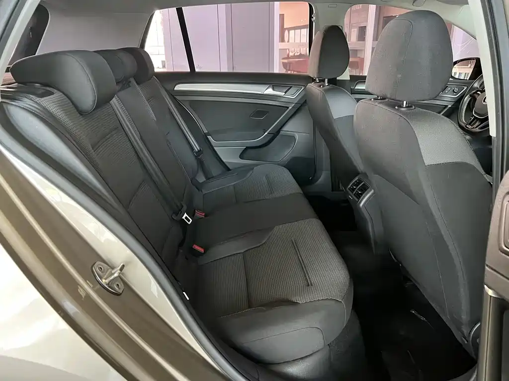 Volkswagen Golf — миниатюра 27