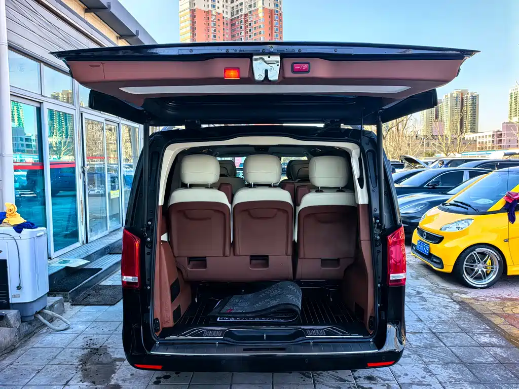 MERCEDES-BENZ V CLASS