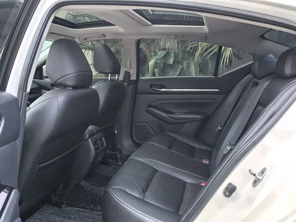 Nissan Teana — миниатюра 8