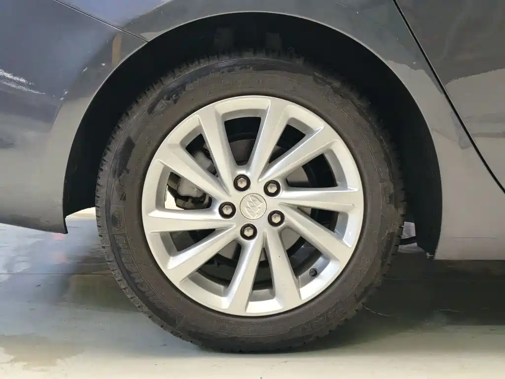 Buick Verano — миниатюра 10