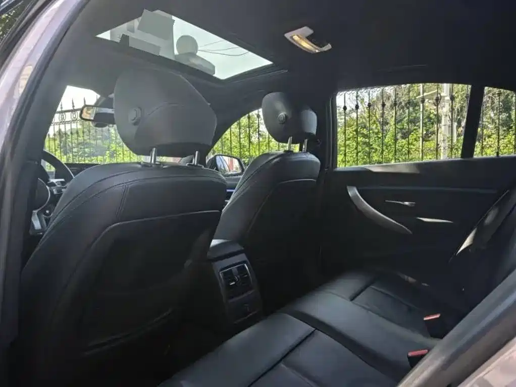 BMW 3 Series — миниатюра 8