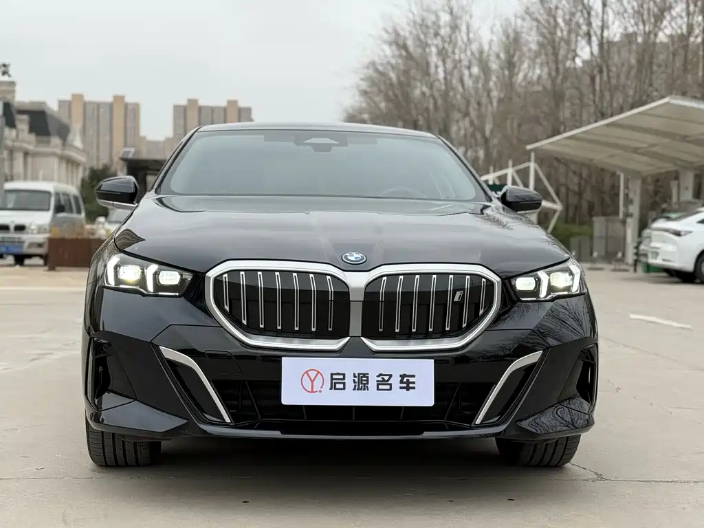 BMW I5