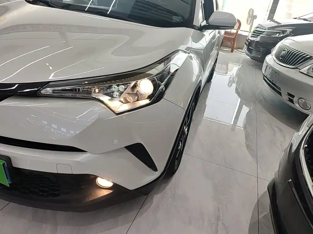 Toyota C-HR — миниатюра 24