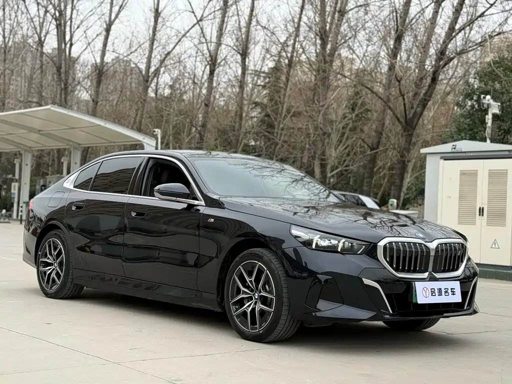 BMW I5