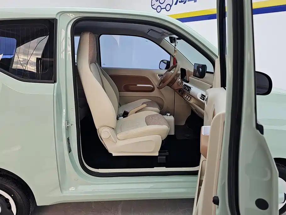 Wuling MINIEV — миниатюра 8