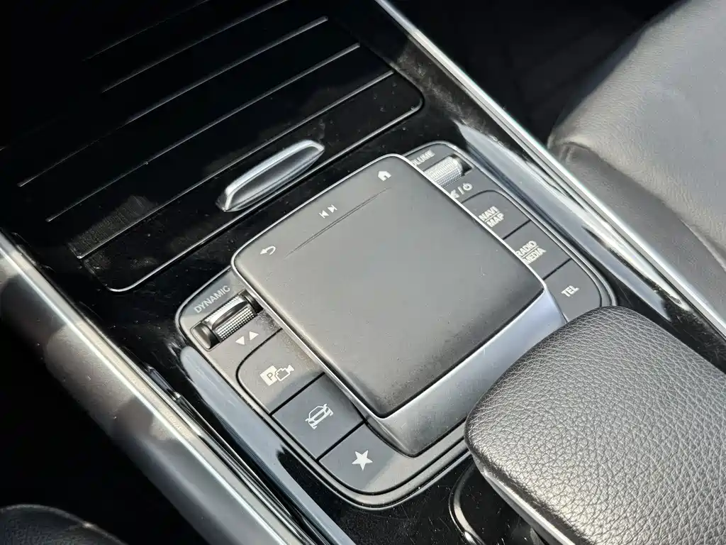 Mercedes-Benz EQA — миниатюра 10