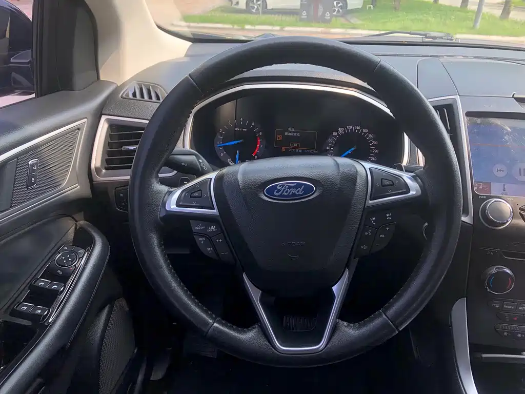 Ford Edge — миниатюра 13