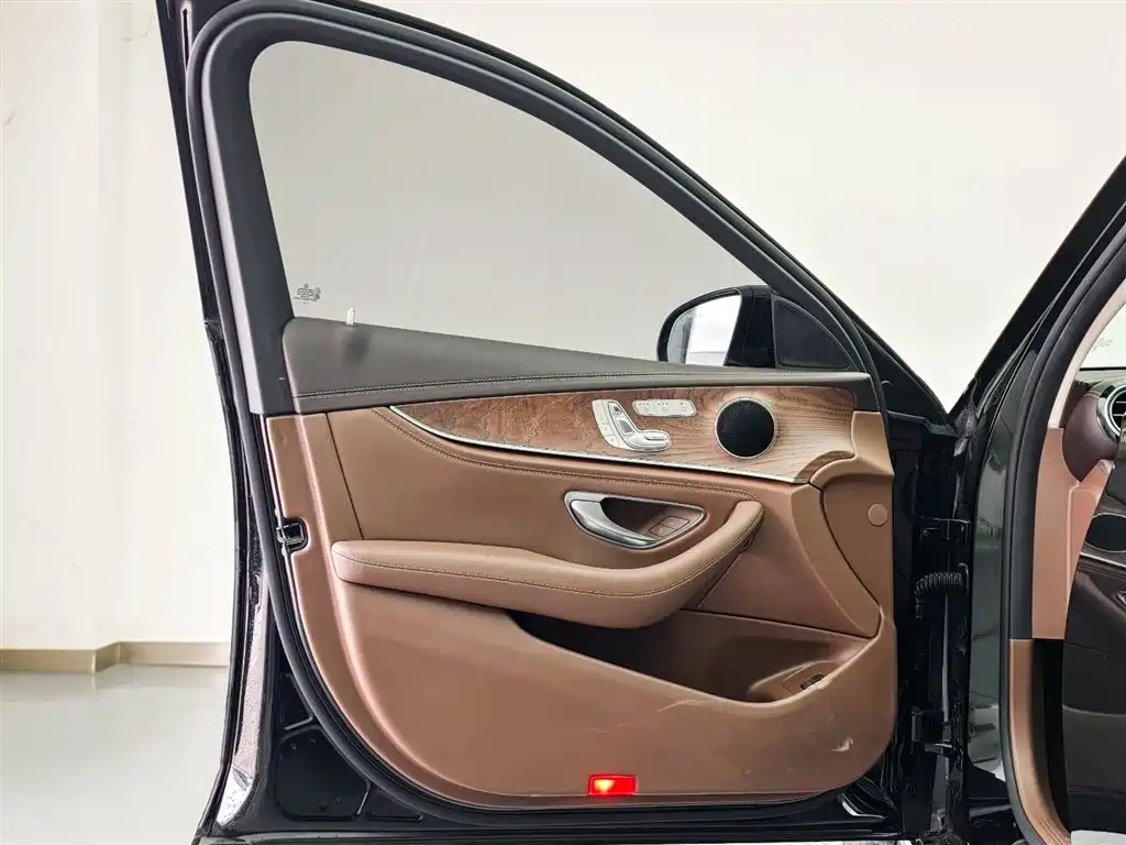 Mercedes-Benz E-Class E 2023 E 300 L Fashion