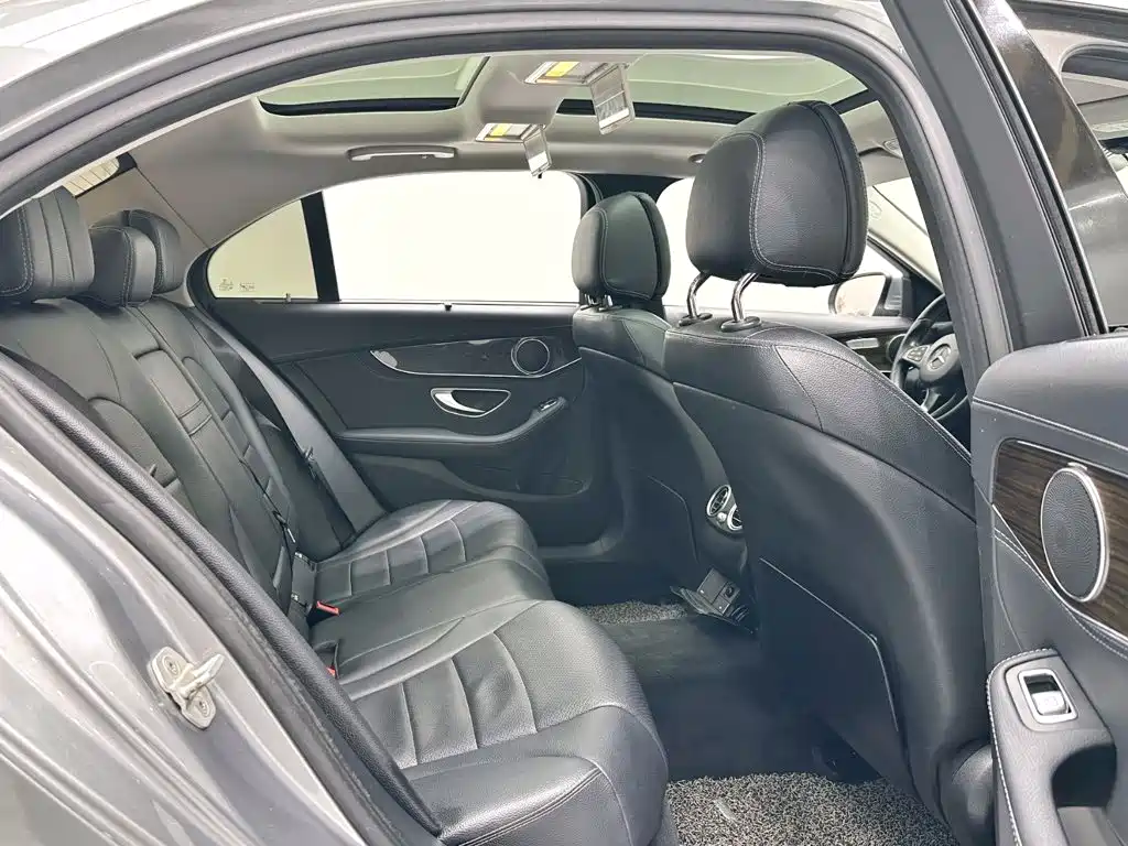 Mercedes-Benz C-Class — миниатюра 9