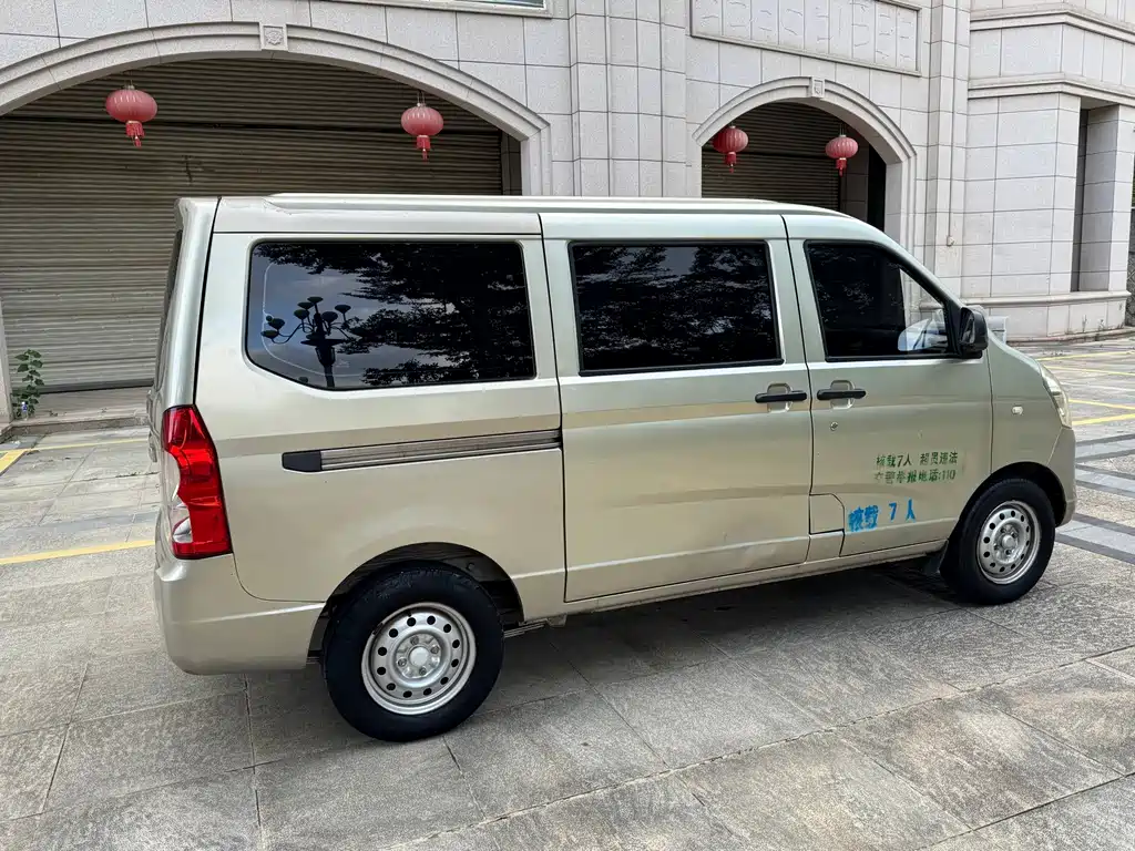 Wuling Rongguang — миниатюра 9