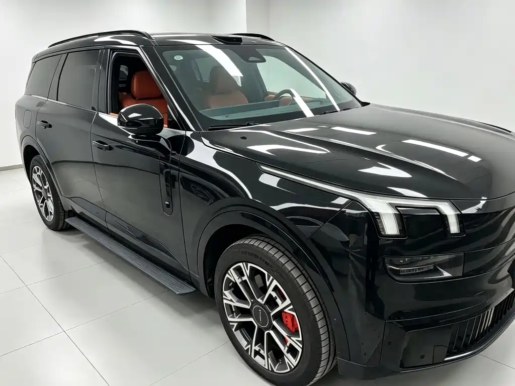 Lynk & Co Рука 900. — миниатюра 2