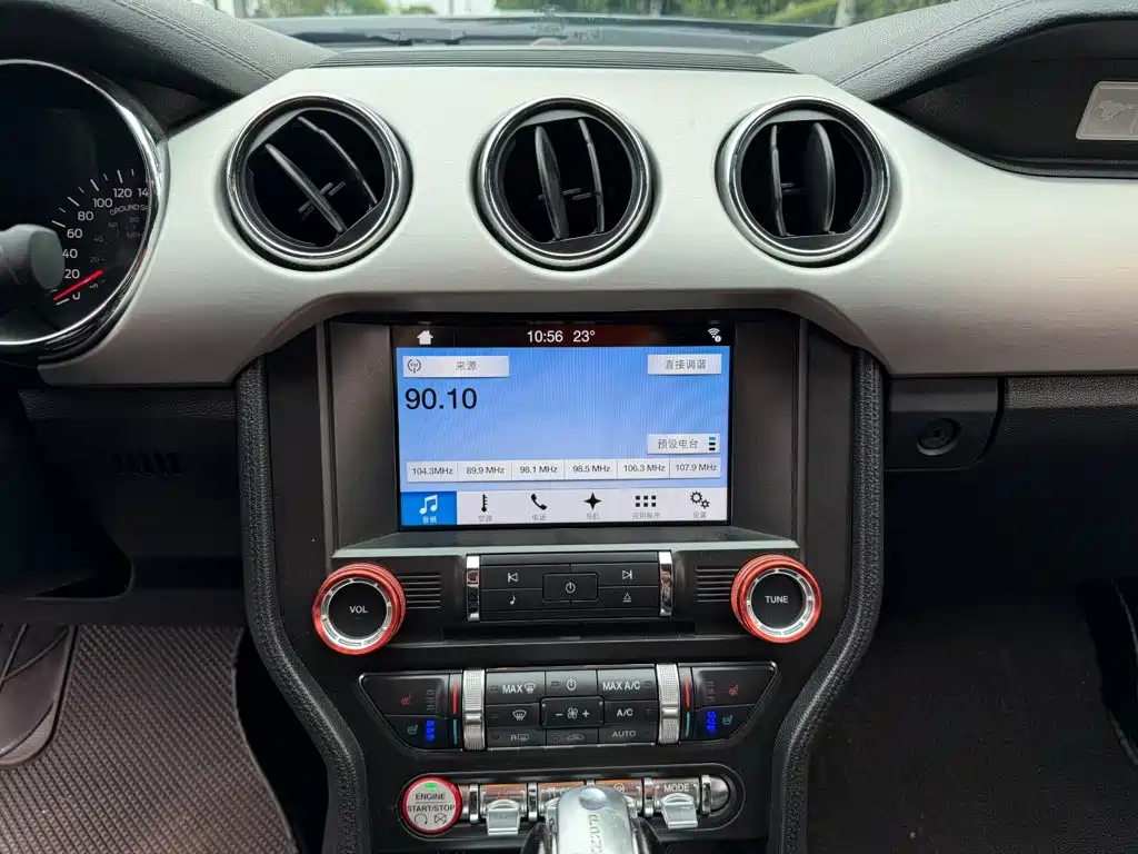 Ford Mustang — миниатюра 10