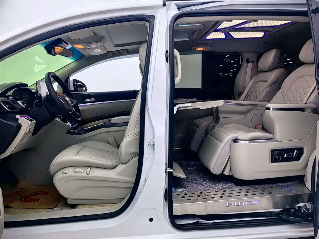 Buick GL8 — миниатюра 10