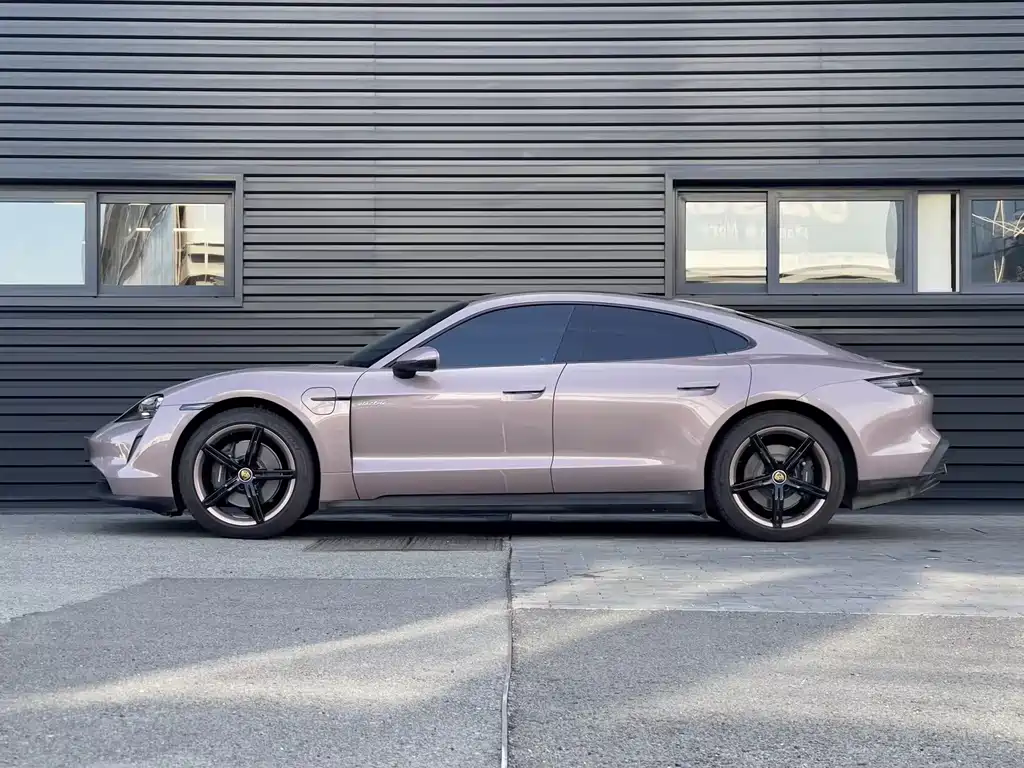 Porsche Taycan 2022 Taycan
