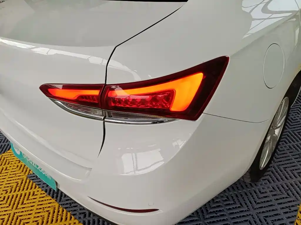 Buick Excelle — миниатюра 8