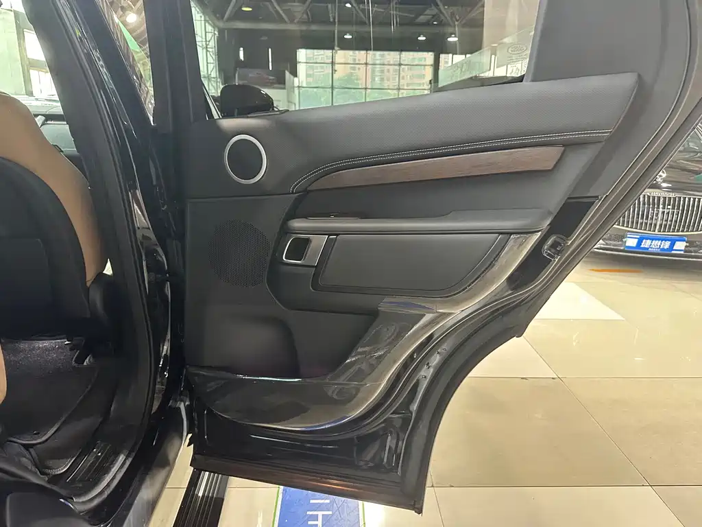 Land Rover Discovery 2025 360PS Dynamic HSE