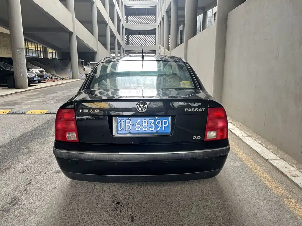 Volkswagen Passat 2004 2.0L MT