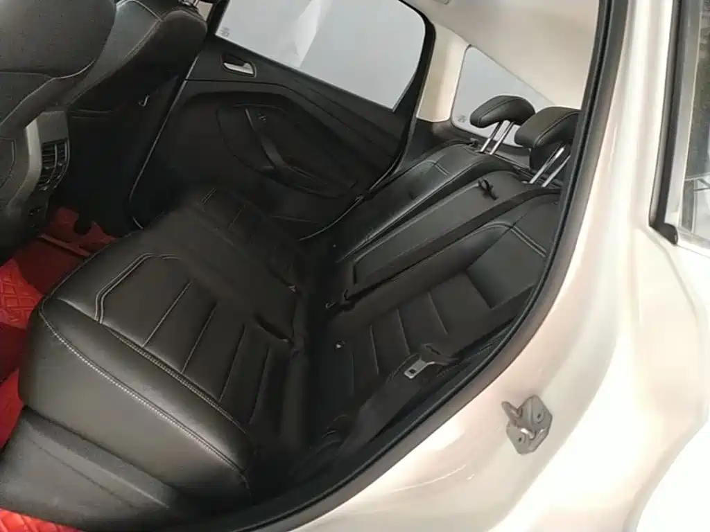 Ford Kuga — миниатюра 17