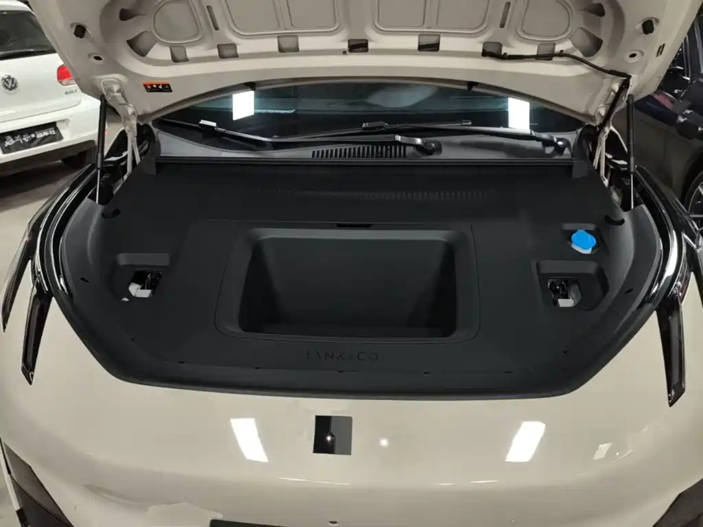 Lynk & Co Z20 — миниатюра 20