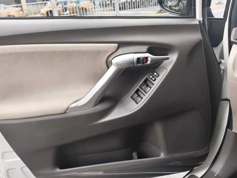 Toyota Verso — миниатюра 7