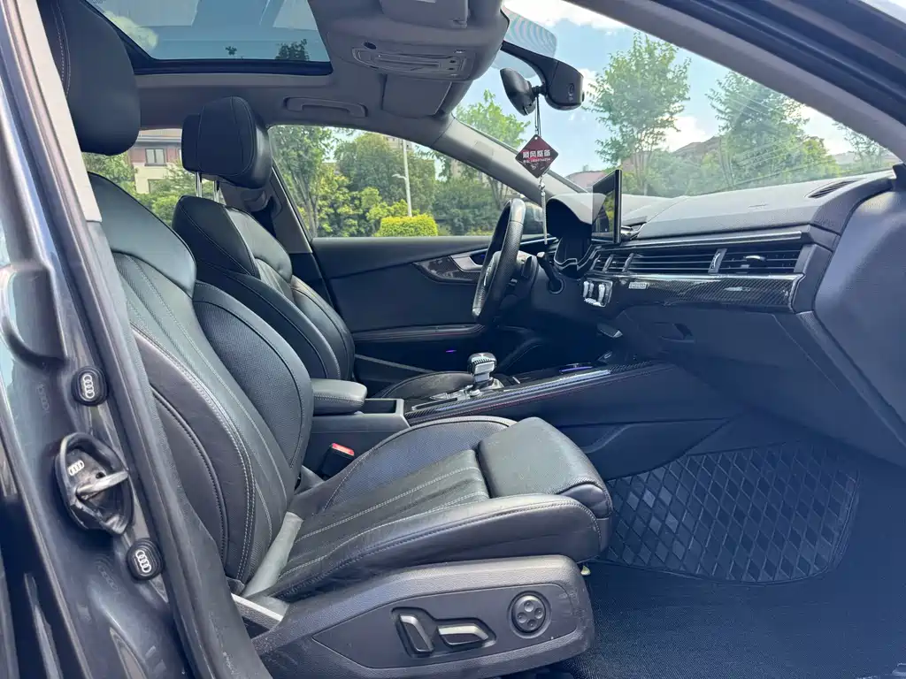 Audi A4L 2020 40 TFSI Fashion