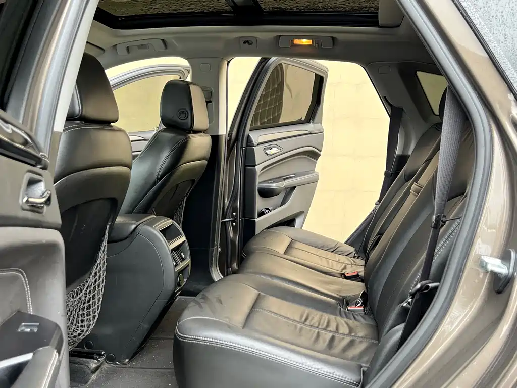 Cadillac SRX — миниатюра 7