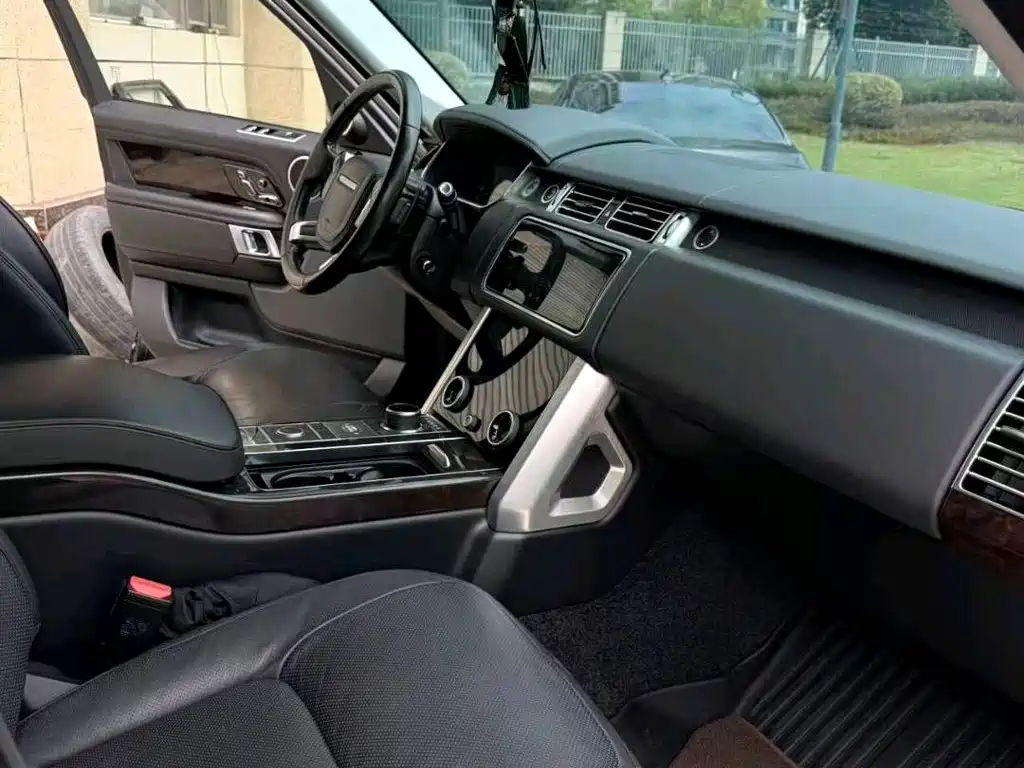 Land Rover Range Rover — миниатюра 7