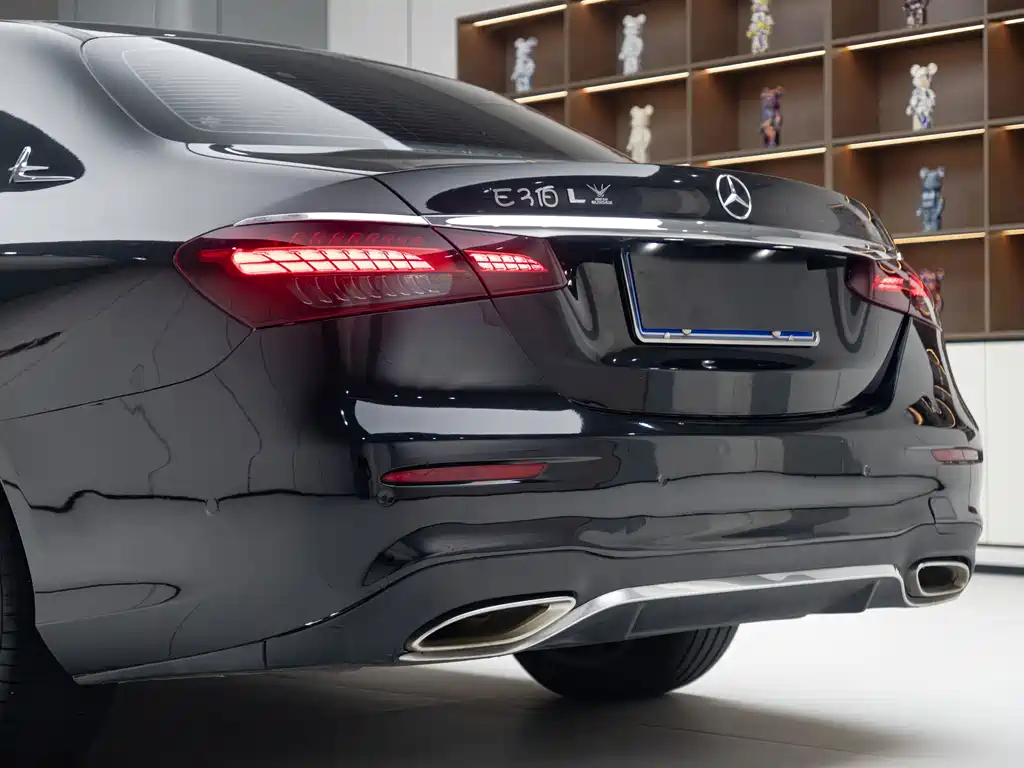 Mercedes-Benz E-Class — миниатюра 4