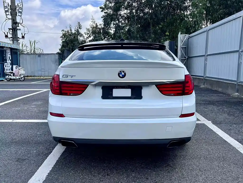 BMW 5 Series GT — миниатюра 5