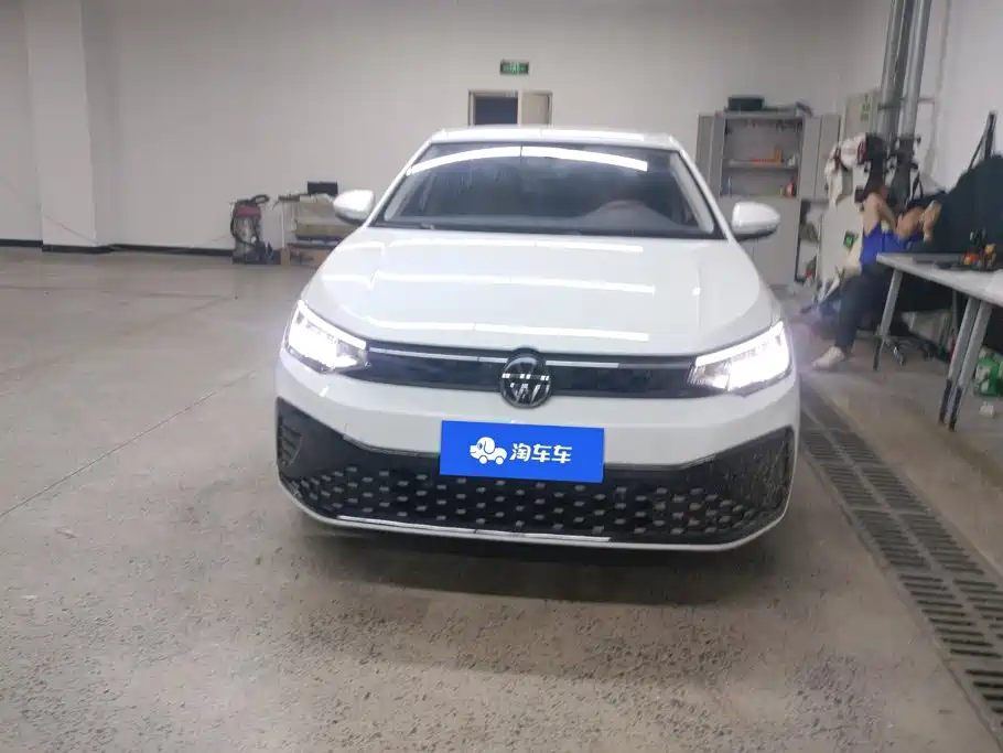 Volkswagen Lavida — миниатюра 2