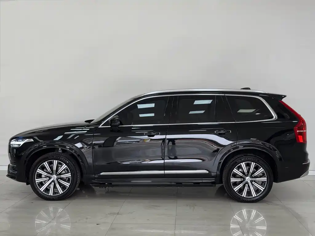 Volvo XC90 2022 B6 Luxury 7 мест