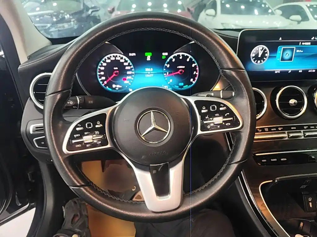 Mercedes-Benz C-Class — миниатюра 11