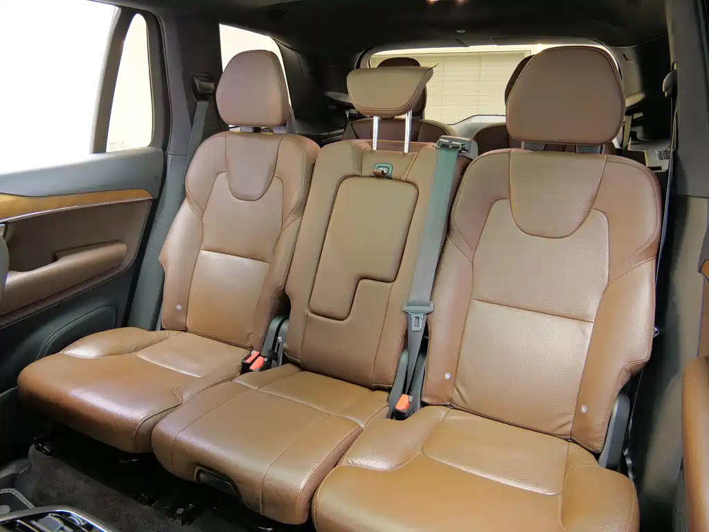Volvo XC90 — миниатюра 10