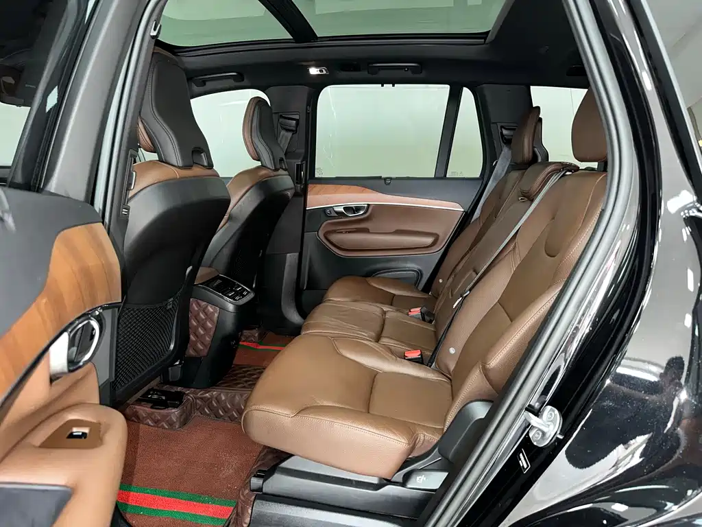 Volvo XC90 2022 B6 Luxury 7 мест