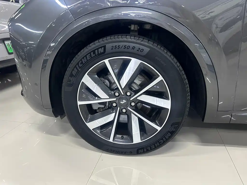 Li Auto Li L8 — миниатюра 17