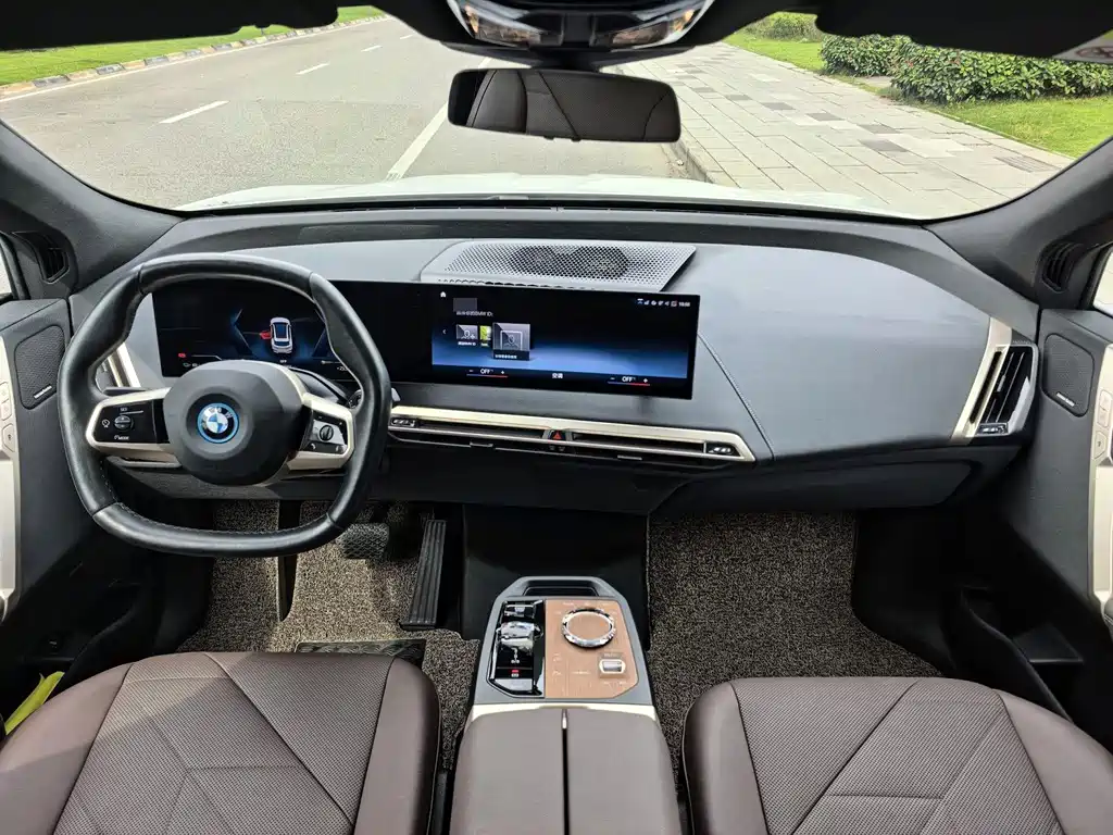 BMW iX — миниатюра 9