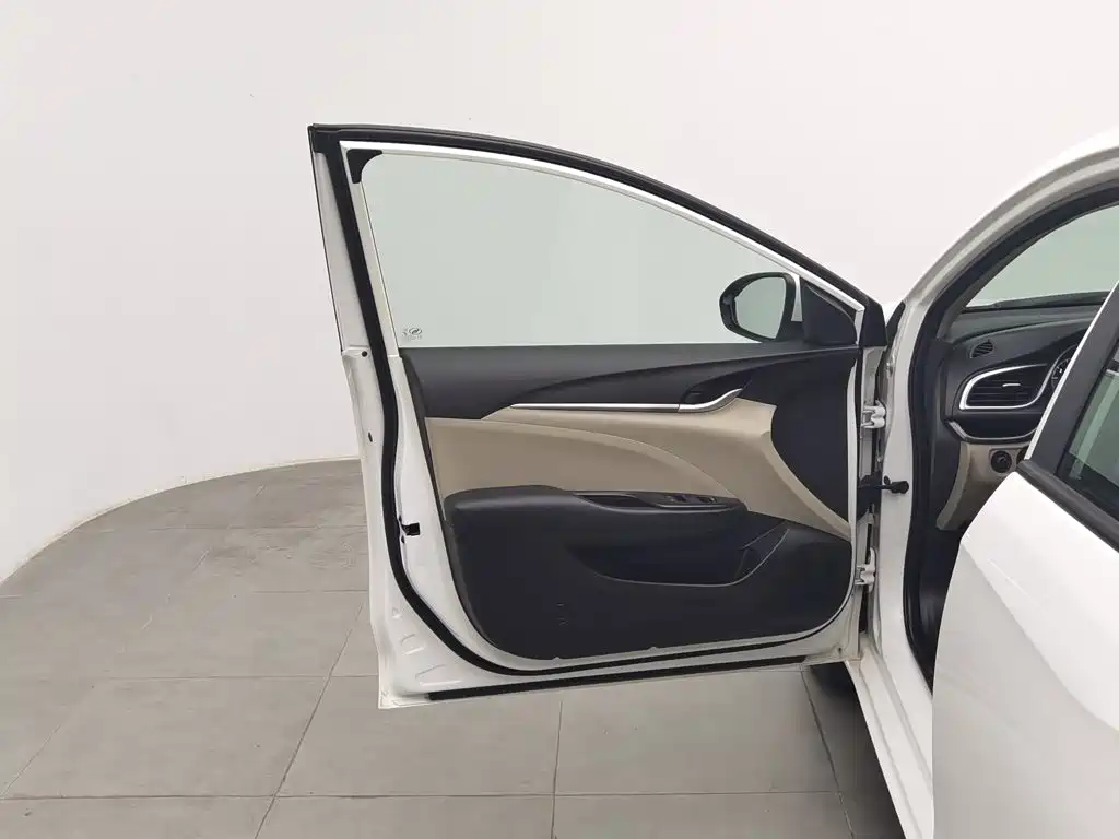 Buick Excelle — миниатюра 8