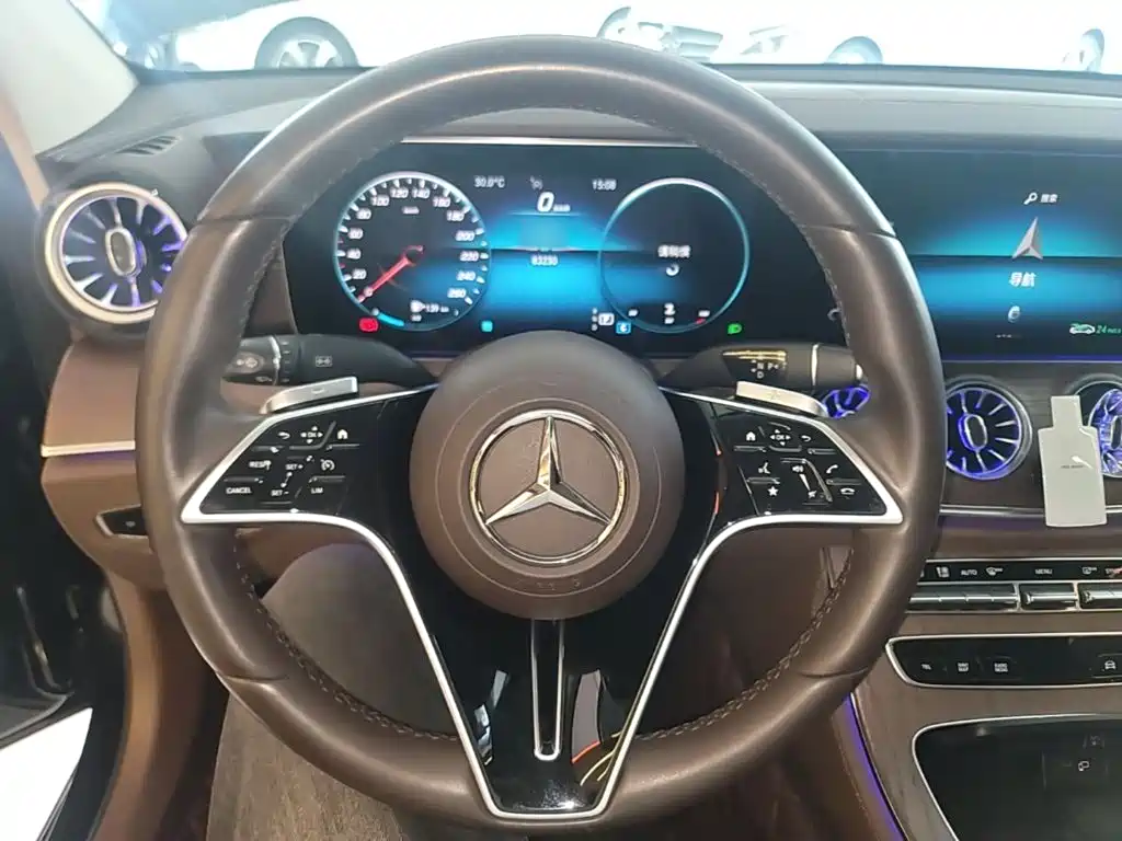 Mercedes-Benz E-Class — миниатюра 11