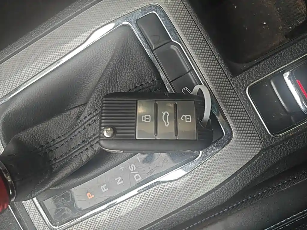 Roewe RX5 — миниатюра 9
